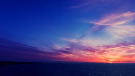 Serene Sunset Over Tranquil Waters wallpaper