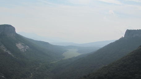 Majestic Mountain Valley Scene wallpaper