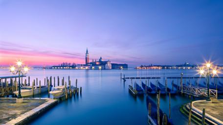 The Serene Beauty of Venice at Dusk wallpaper
