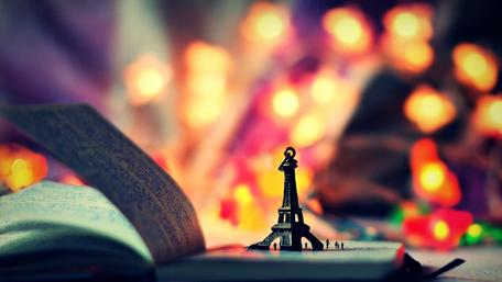 Eiffel Tower Inspiration for Dreamers and Readers wallpaper