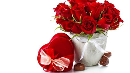 Romantic Elegance with Red Roses and Chocolates wallpaper