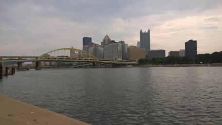 Pittsburgh Skyline Reflection in Water Scene wallpaper