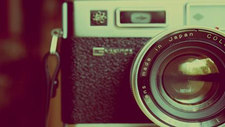 Classic Camera Close-Up Artistry wallpaper