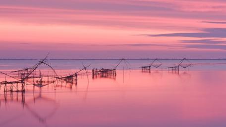 Tranquil Waters at Twilight wallpaper