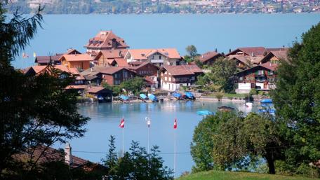 Charming Lakeside Village in Tranquil Surroundings wallpaper