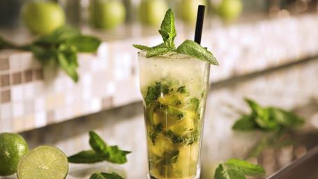 Refreshing Mint Lime Mojito Drink Wallpaper wallpaper