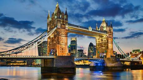 Tower Bridge Illuminated at Dusk wallpaper