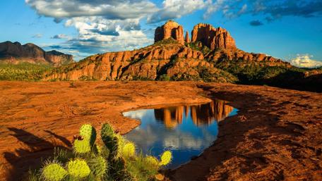 Majestic Desert Landscape with Reflections wallpaper
