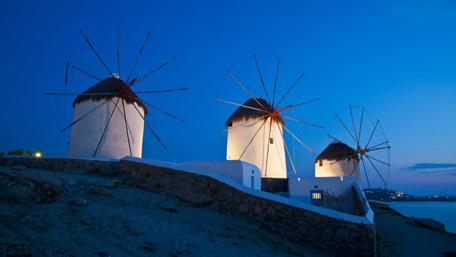 Majestic Windmills at Dusk in Mykonos wallpaper