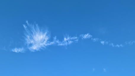 Serene Blue Sky with Wispy Clouds wallpaper
