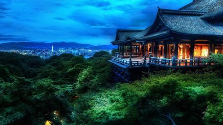 Serene Cityscape at Twilight wallpaper