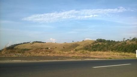 Serene Hills Under a Clear Sky wallpaper