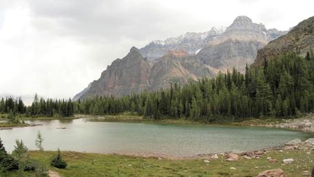 Serene Mountain Lake Landscape wallpaper