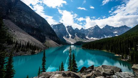 Breathtaking Mountain Lake Landscape in High Definition wallpaper