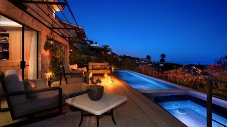 Evening Poolside Retreat in Summer Bliss wallpaper