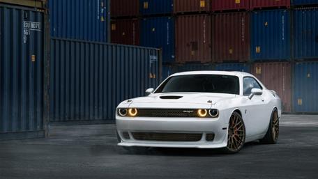 White Dodge Challenger wallpaper