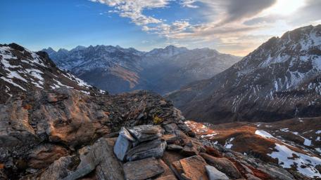 Majestic Mountain Landscape at Dusk wallpaper