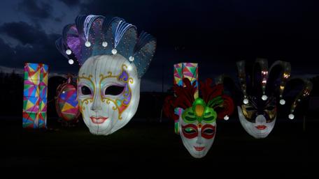 Masquerade Magic in Vienna wallpaper