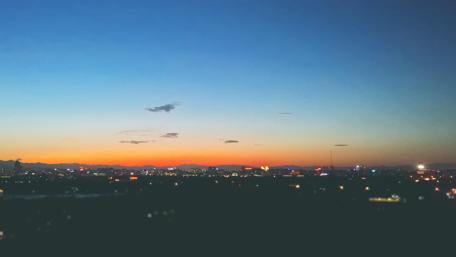 Serene City Sunset Over Urban Skyline wallpaper
