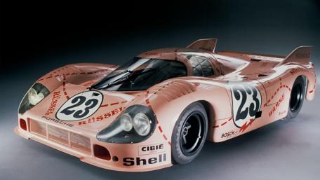Vintage Racing Porsche in Iconic Pink Design wallpaper