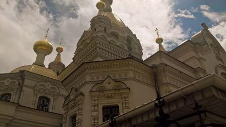 Golden Domes Against a Dramatic Sky wallpaper