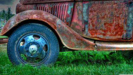 Rustic Charm of a Vintage Car Beauty wallpaper