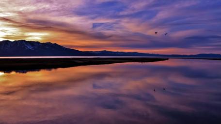 Stunning Sunset Reflections in Nature's Beauty wallpaper