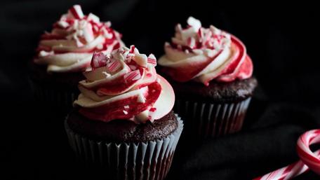Delicious Peppermint Swirl Cupcakes Treats wallpaper