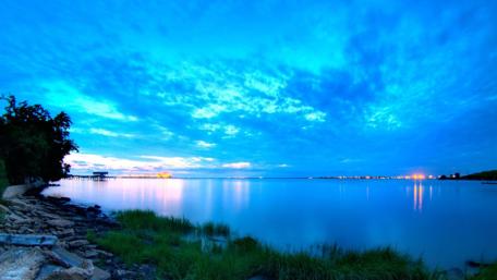 Vibrant Serenity by the Lakeside wallpaper