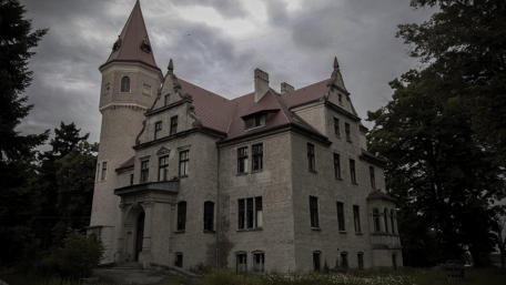 Haunting Beauty of Abandoned Architecture wallpaper