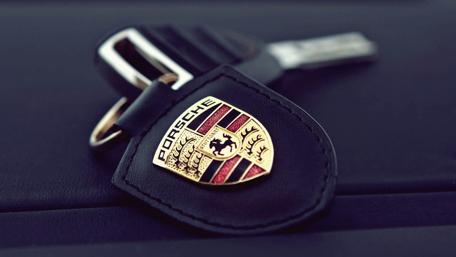 Porsche Keychain Elegance in Detail wallpaper