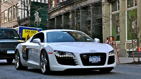 Sleek White Audi R8 on Urban Streets wallpaper