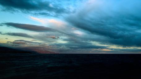 Serene Coastal Landscape at Dusk wallpaper