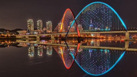 Night Reflections Over a Luminous Bridge wallpaper