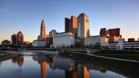 Urban Serenity at Dusk wallpaper