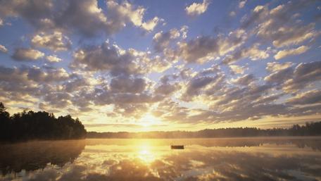 Serene Lake at Sunset wallpaper