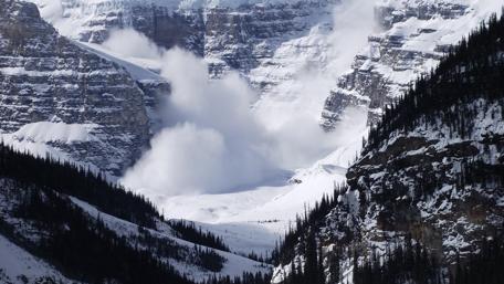 Majestic Snowy Mountain Landscape wallpaper