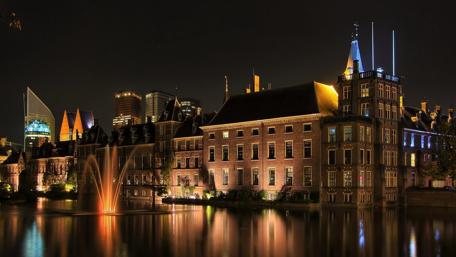 Hofvijver lake and Binnenhof wallpaper