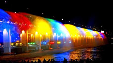 Vibrant Water Symphony at Night wallpaper