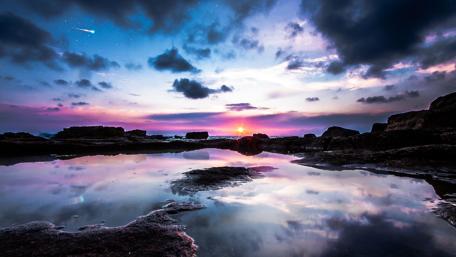 Sunset Serenity on Tranquil Waters wallpaper