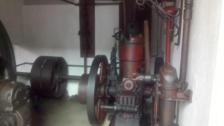 Vintage Engineering Marvels in Action wallpaper