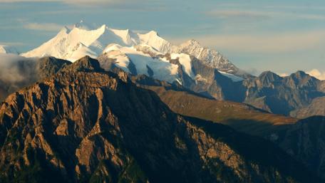 Majestic Alpine Peaks in Switzerland wallpaper