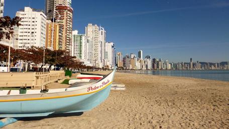 Urban Serenity by the Beach wallpaper