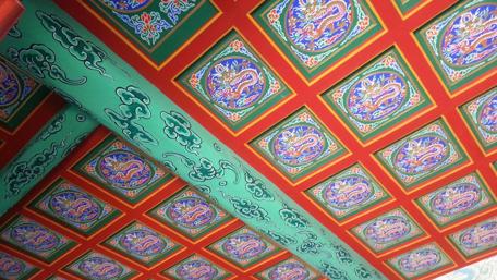 Vibrant Traditional Ceiling Artistry wallpaper