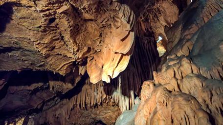 Majestic Stalactite Cave Formation in Nature wallpaper