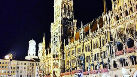 Majestic Munich Nightscape wallpaper