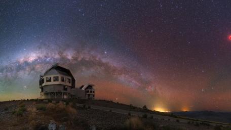 Celestial Beauty of the Milky Way Galaxy wallpaper