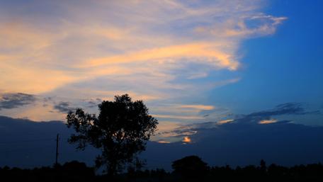Tranquil Evening Sky Scene wallpaper
