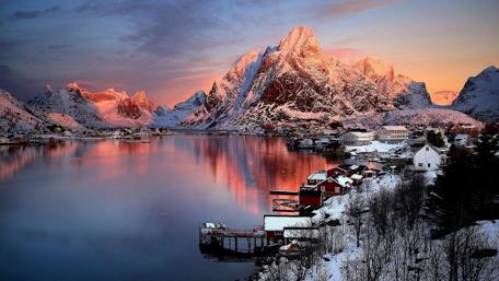 Majestic Winter Landscape at Sunset wallpaper