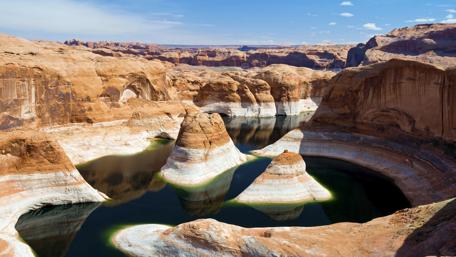 Majestic Canyon Oasis wallpaper